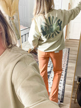 Load image into Gallery viewer, THE LUCKY ST PAT GRAPHIC SWEATSHIRTS - sand