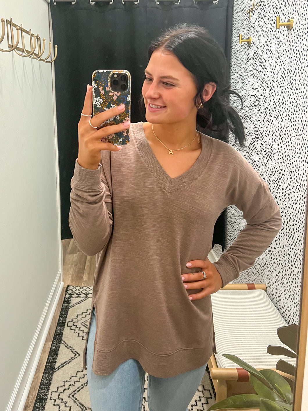 THE SCARLETT V NECK TUNIC TOP - tavern taupe