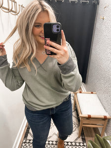 THE FLAME WAFFLE KNIT V NECK TOP - olive