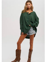 Load image into Gallery viewer, THE LARK HENLEY COTTON GAUGE TUNIC - green